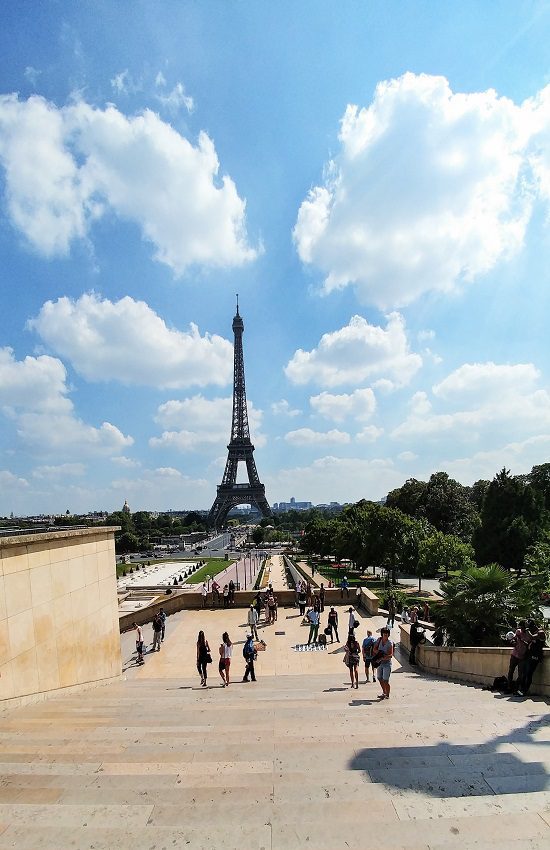 The view of the Eiffel tower from the Palais de chaillot in Paris
