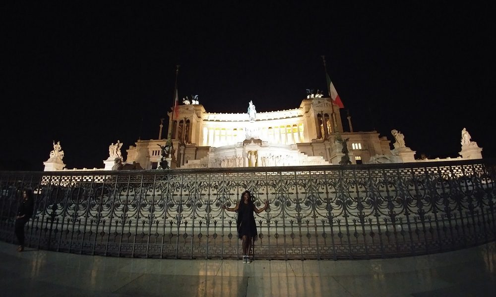 Shylo at the gate of Victor Emmanuel II Monument