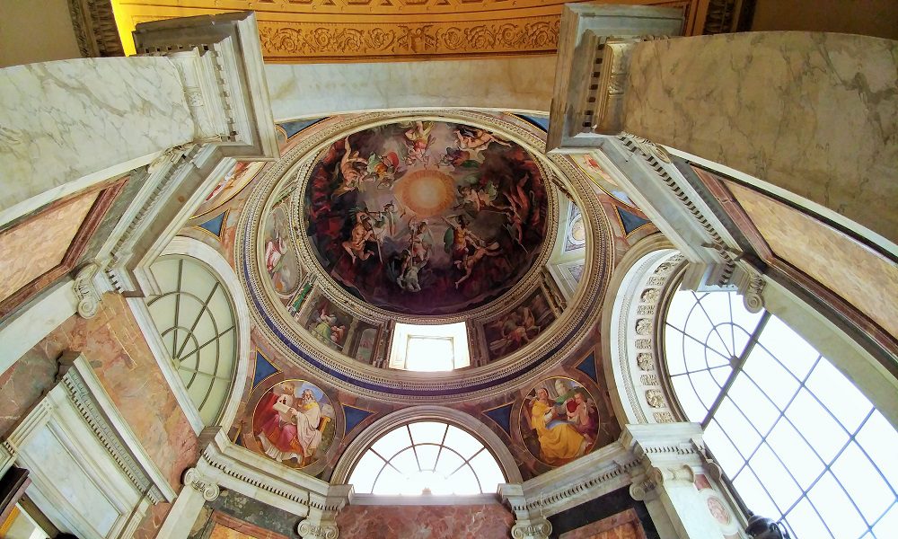 Beautiful painted ceilings in theVatican Museum