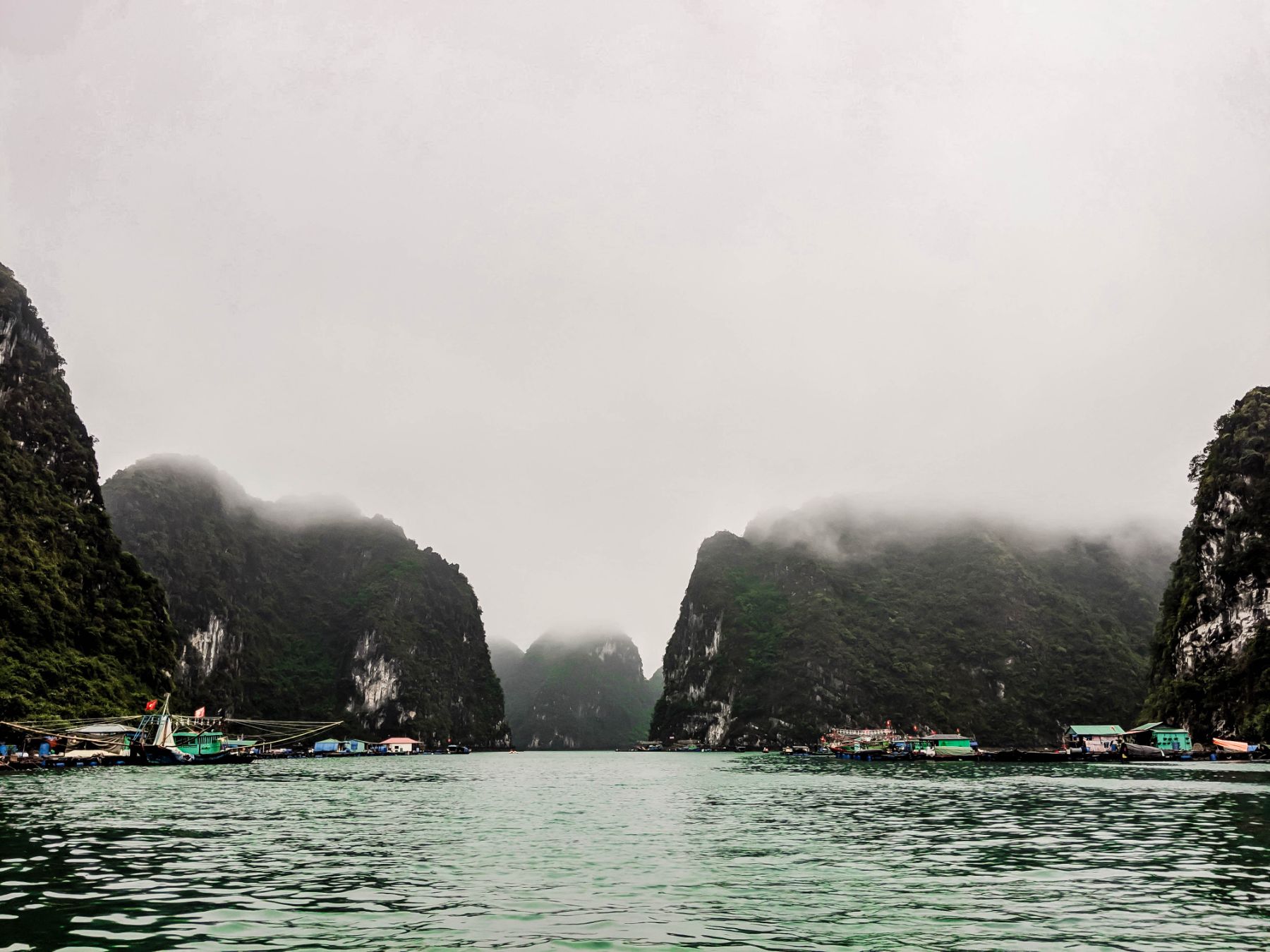 Visiting the fishing village in Halong Bay 